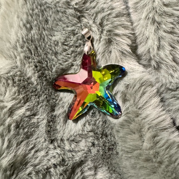 Crystal Starfish Pendant - Picture 5 of 8